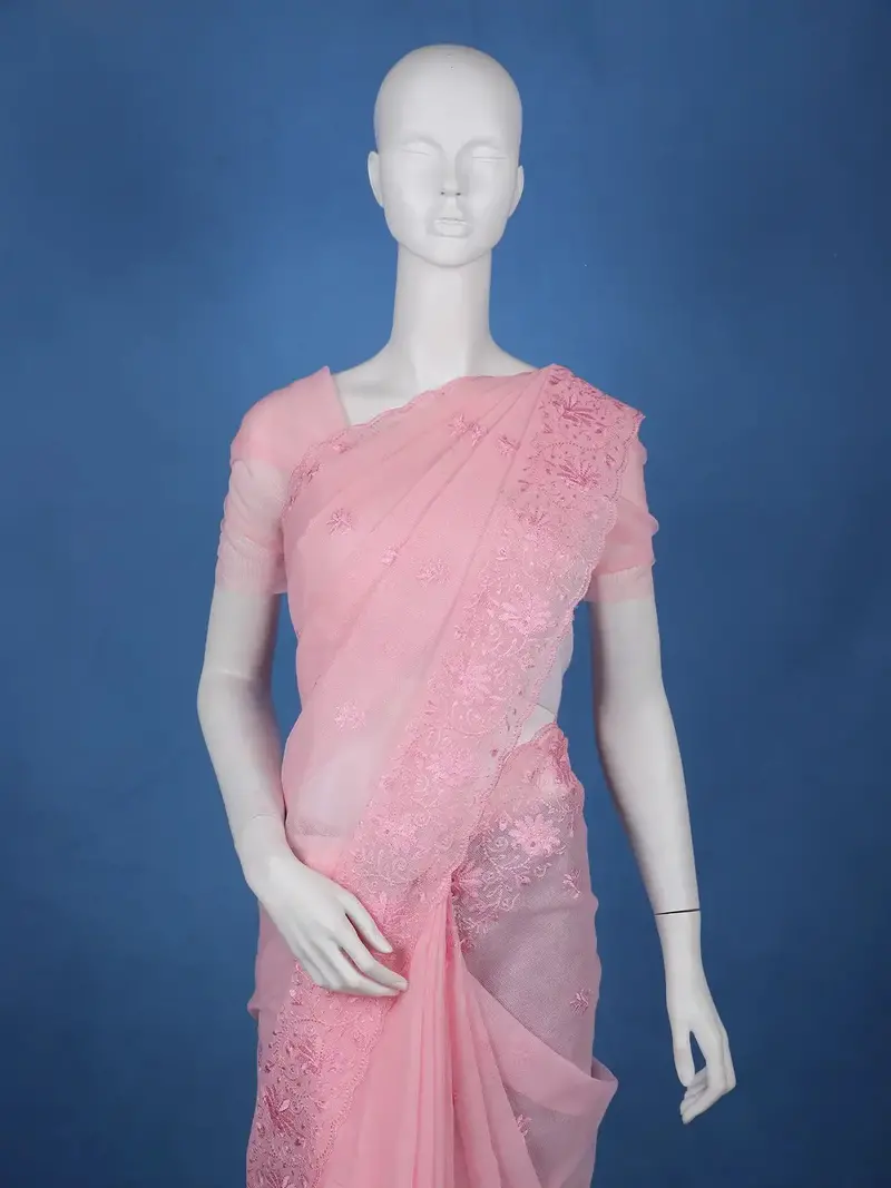 Pink Floral Embroidered Tissue Saree With Scalloped Border 2