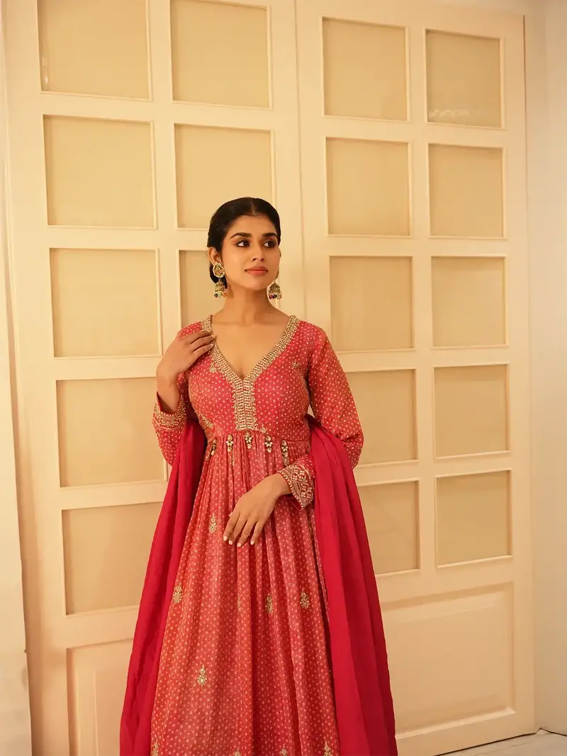 Pink Floral Motif Bead Work Georgette Gown 2