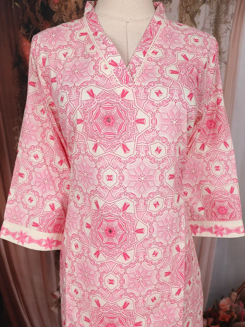 Pink Geometric Printed Cotton Salwar Suit With Dupatta 5