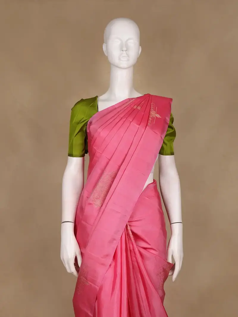 Pink Geometric Woven Pure Kanchipuram Silk Saree With Contrast Green Blouse 2