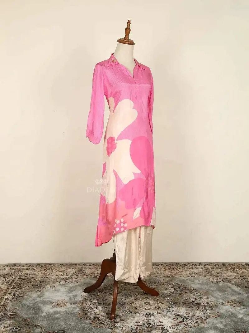 Pink Straight Cut Salwar Suit Adorned With Floral Prints 2