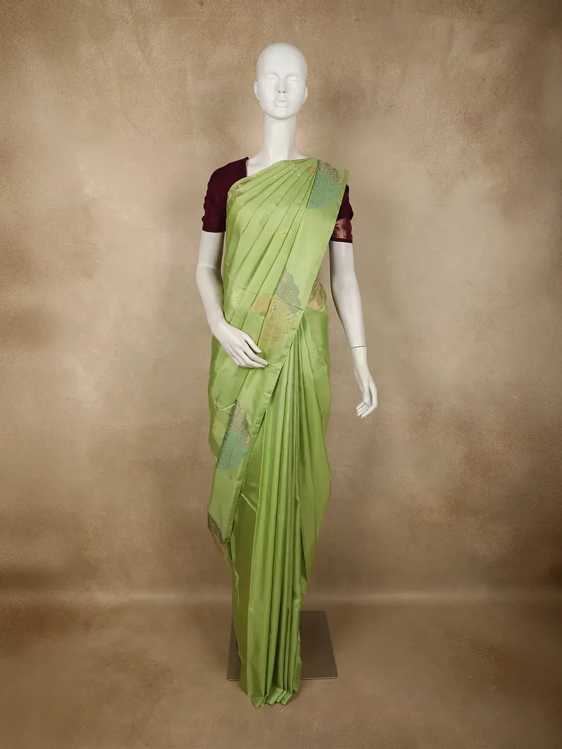 Pista Green Butta Zari Woven Design Pure Kanchipuram Silk Saree 1