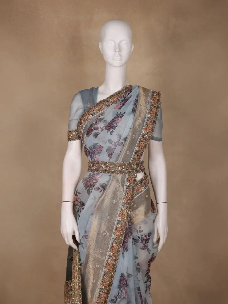 Powder Blue Floral Design Organza Saree With Embellished Border And Contrast Pallu 2
