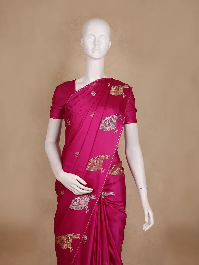 Queen Pink Floral Design Semi Banarasi Saree 2