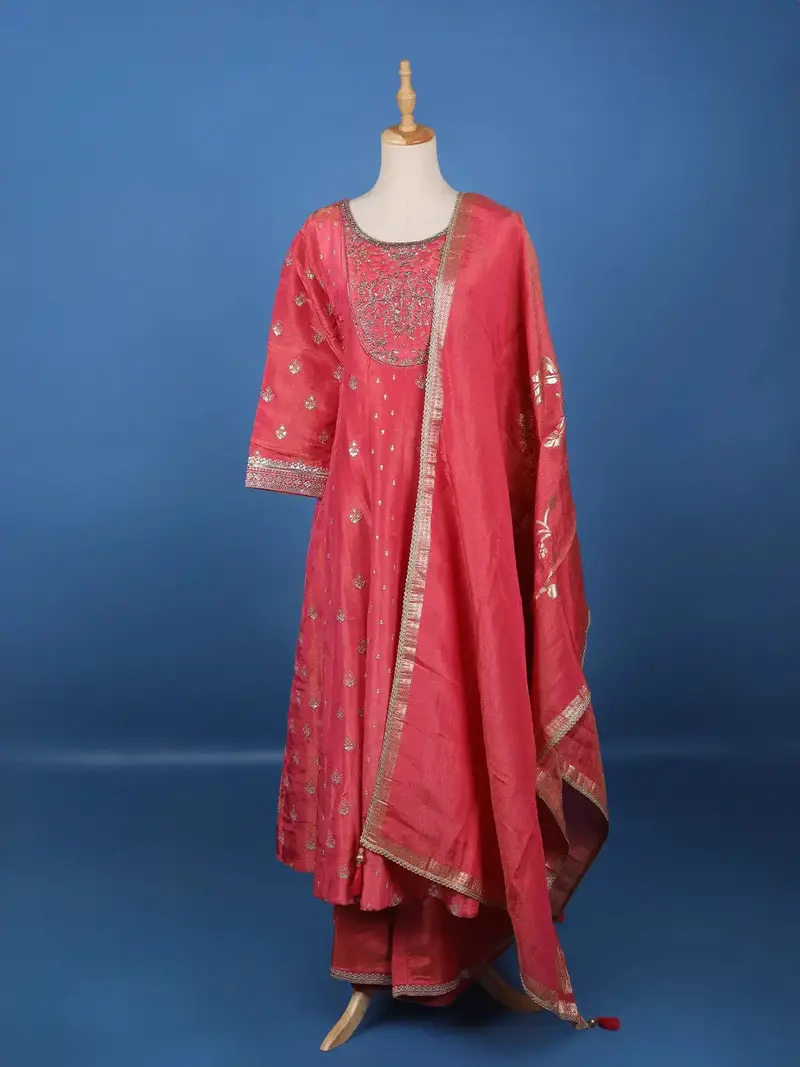 Queen Pink Floral Design Silk Palazzo Suit 1