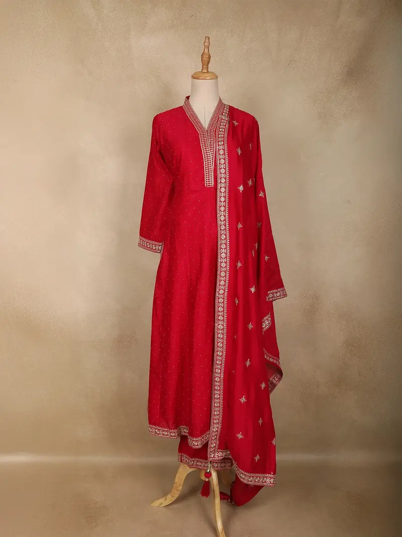 Queen Pink Floral Embroidered Design Georgette Straight Cut Salwar Suit 1