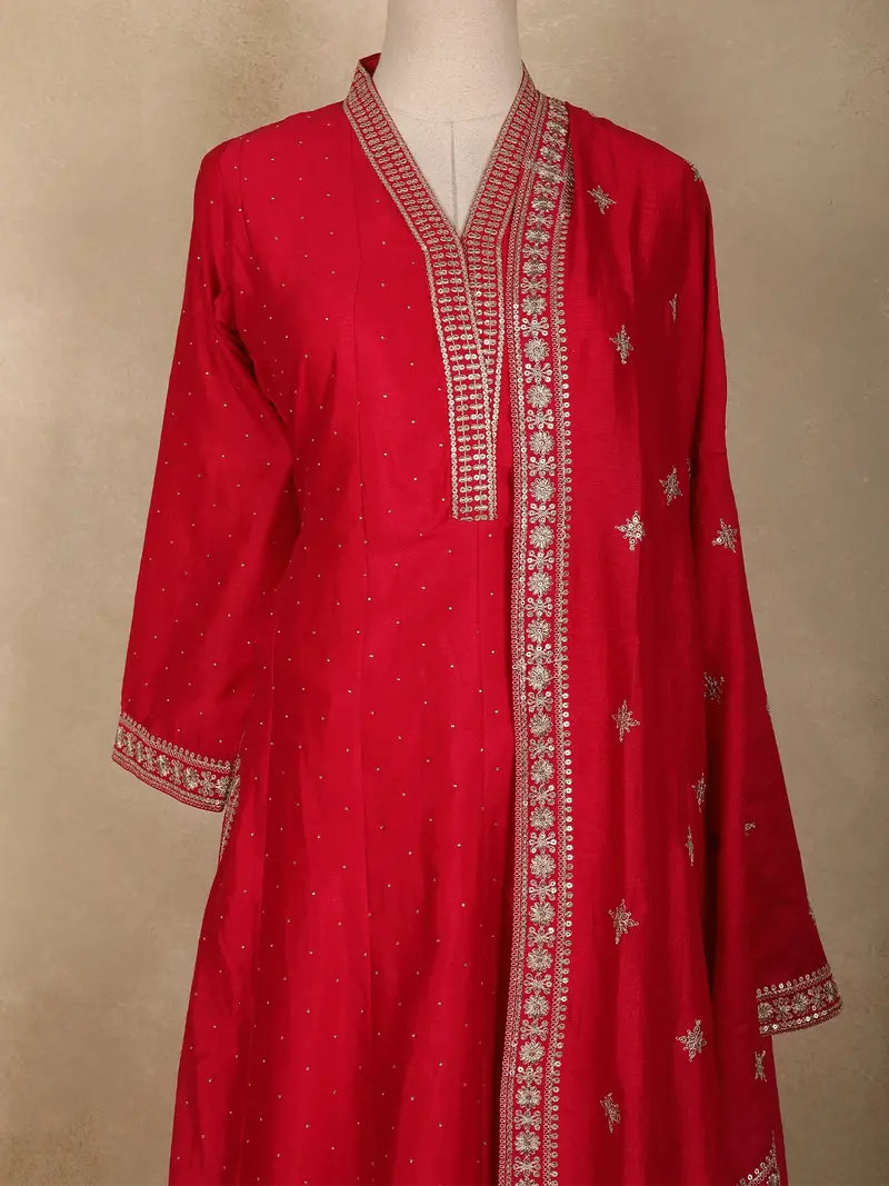 Queen Pink Floral Embroidered Design Georgette Straight Cut Salwar Suit 2
