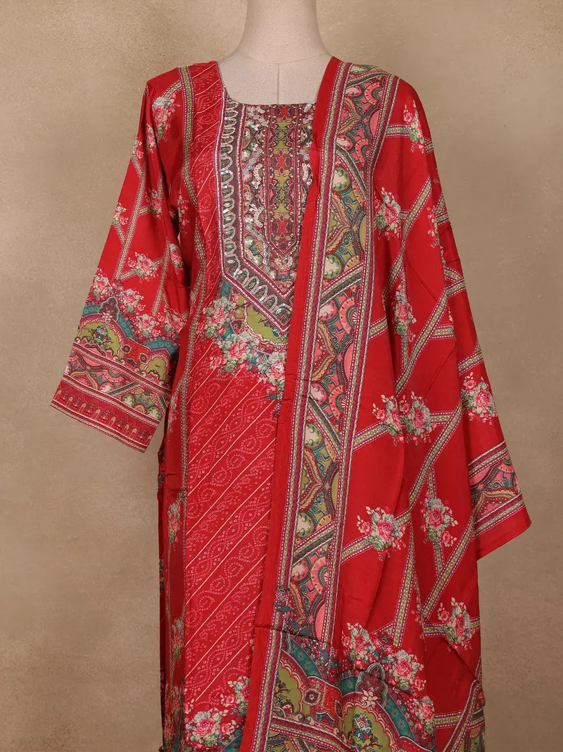 Queen Pink Floral Printed Crepe Salwar Suit With Dupatta 2