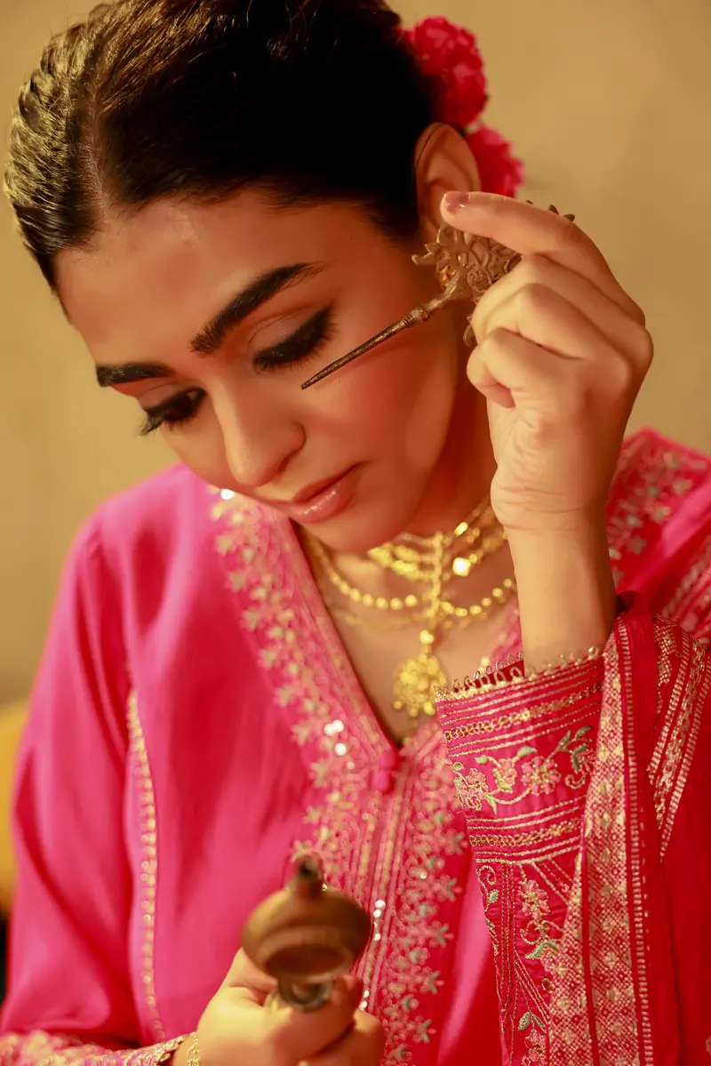Queen Pink Floral Thread Embroidered Silk Cotton Palazzo Suit With Dupatta 2