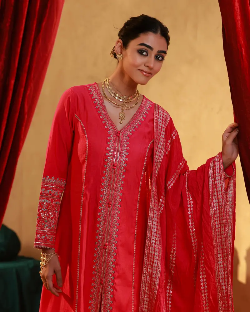Queen Pink Floral Thread Embroidered Silk Cotton Palazzo Suit With Dupatta 4