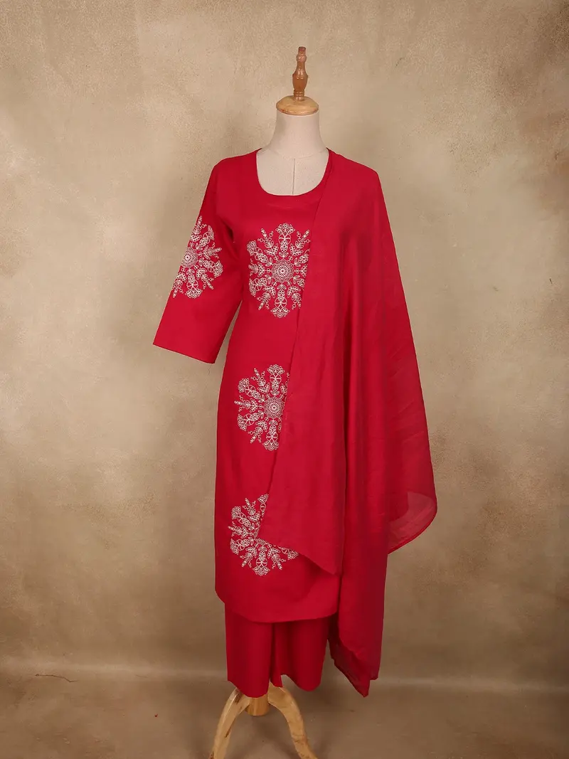 Queen Pink Thread Embroidered Design Cotton Salwar Suit With Dupatta 1