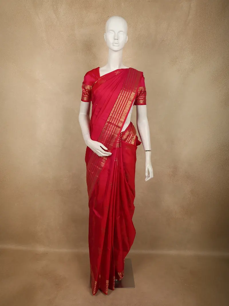 Rani Pink Floral Butta Zari Woven Design Pure Kanchipuram Silk Saree With Floral Zari Border 1