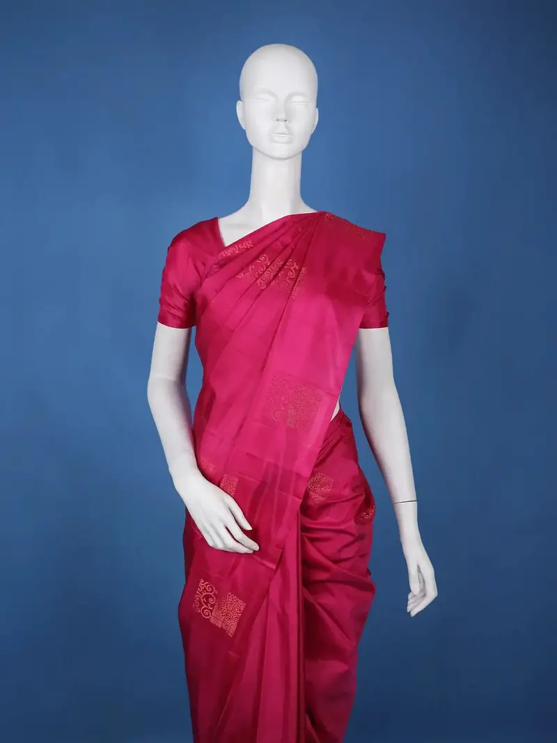 Rani Pink Geometric Design Gold Zari Woven Soft Silk Saree 2
