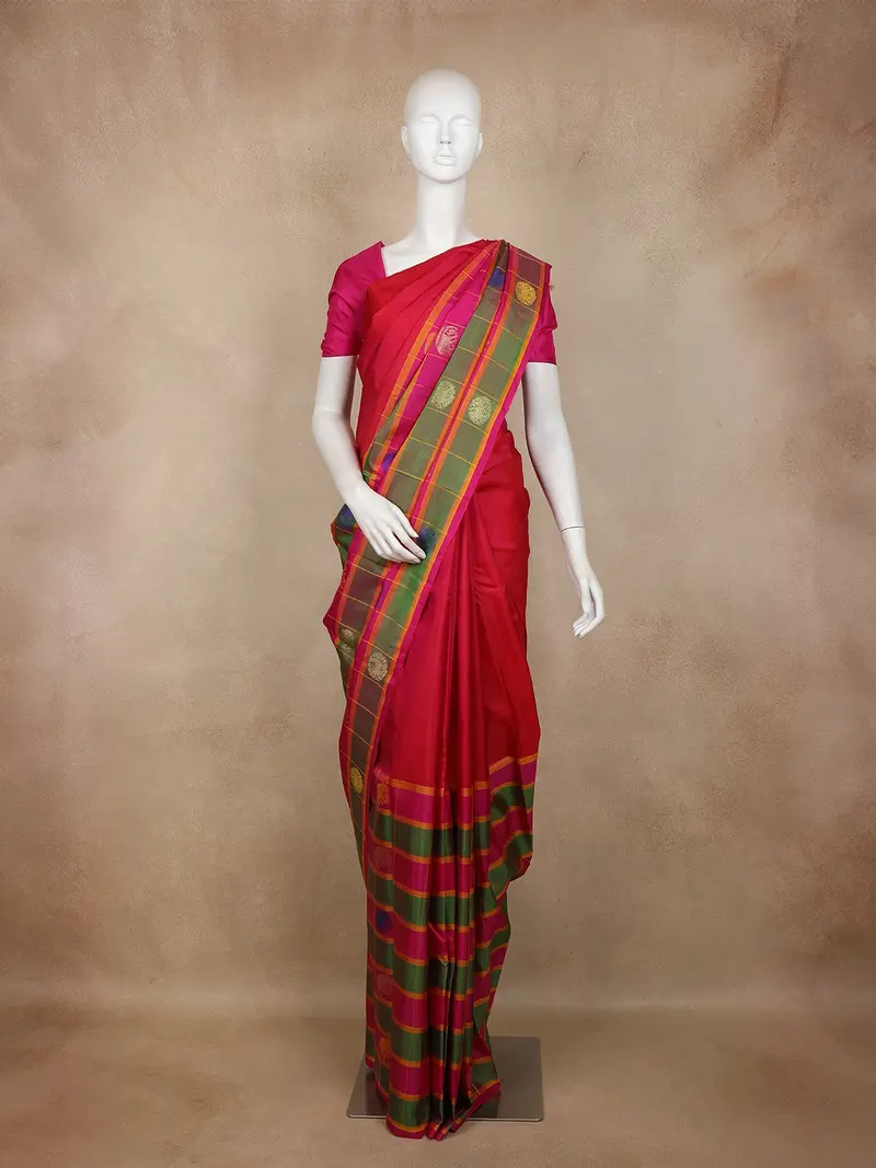 Rani Pink Solid Woven Design Pure Kanchipuram Silk Saree With Contrast Checked Border 1