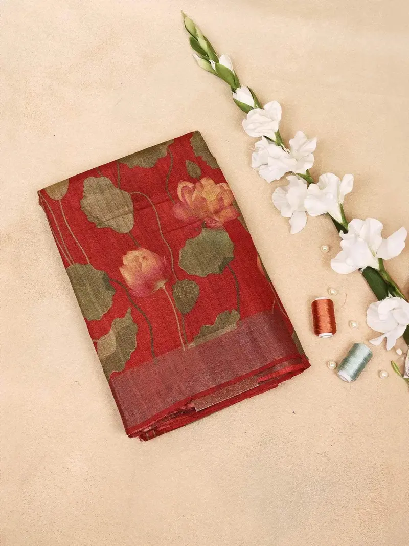 Red Banarasi Saree With Flower Design On The Body And Without Border 1