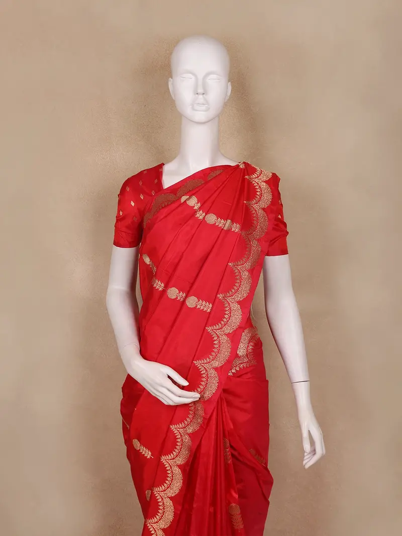 Red Floral Butta Woven Katan Banarasi Saree 2