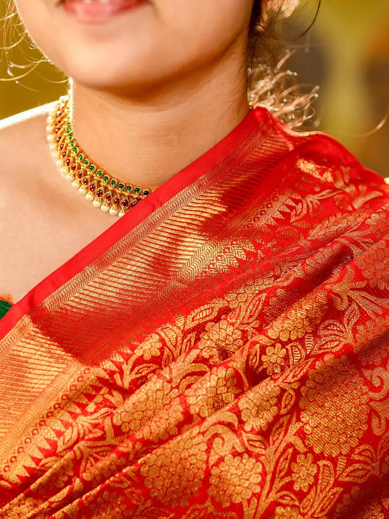 Red Floral Design Pure Kanchipuram Silk Bridal Saree 2
