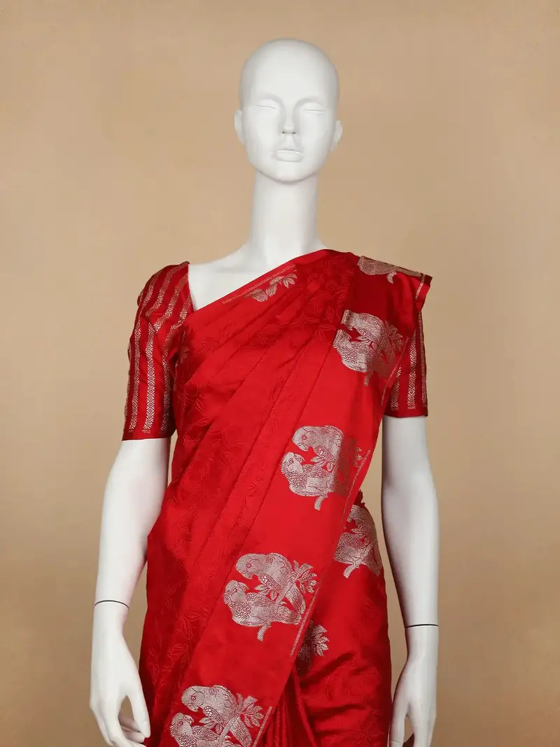 Red Floral Designed Banarasi Silk Saree 2