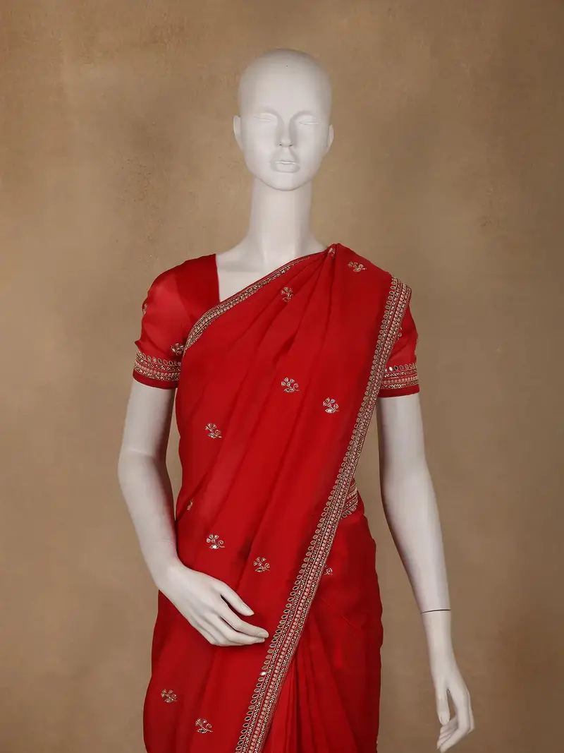 Red Floral Designed Georgette Saree With Embroidered Border 2