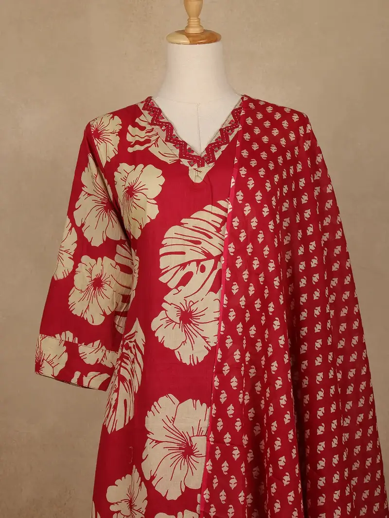Red Floral Printed Cotton Salwar Suit With Dupatta 2