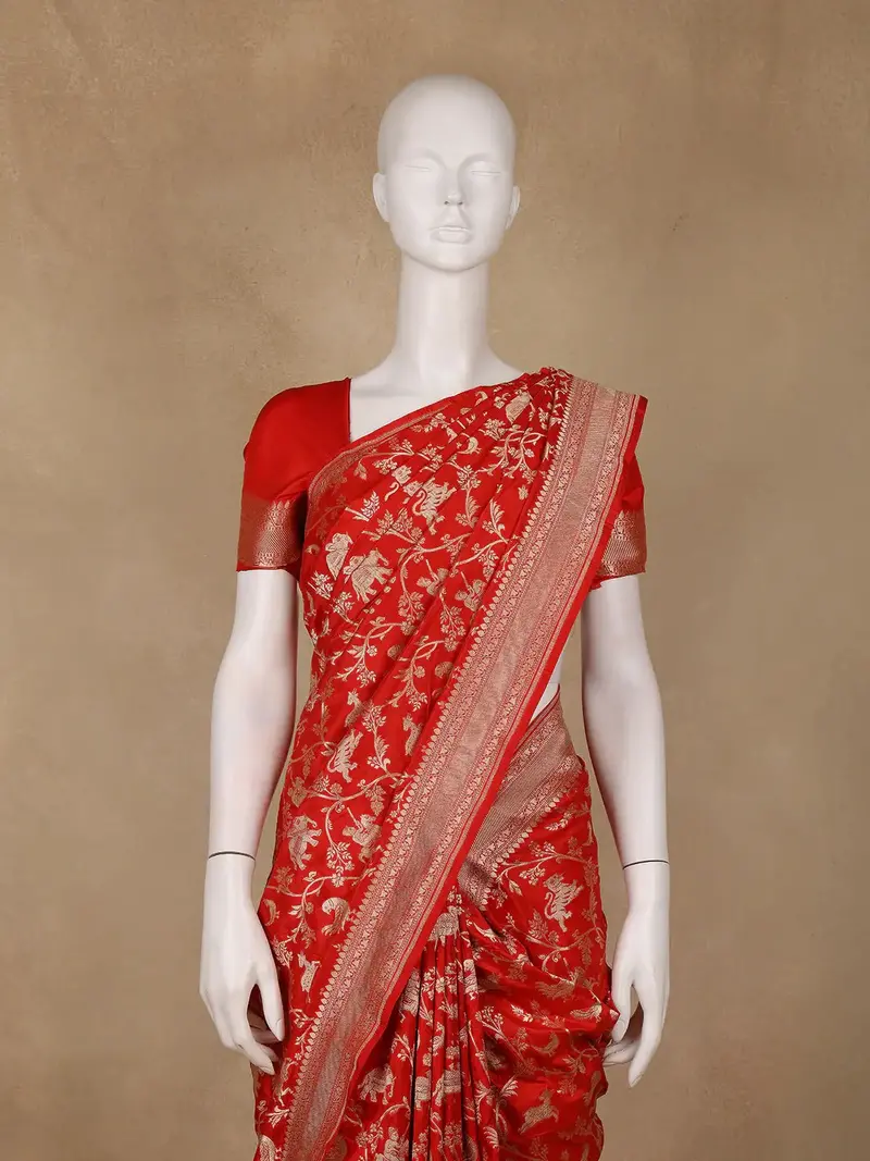 Red Floral Woven Design Pure Banarasi Saree 2