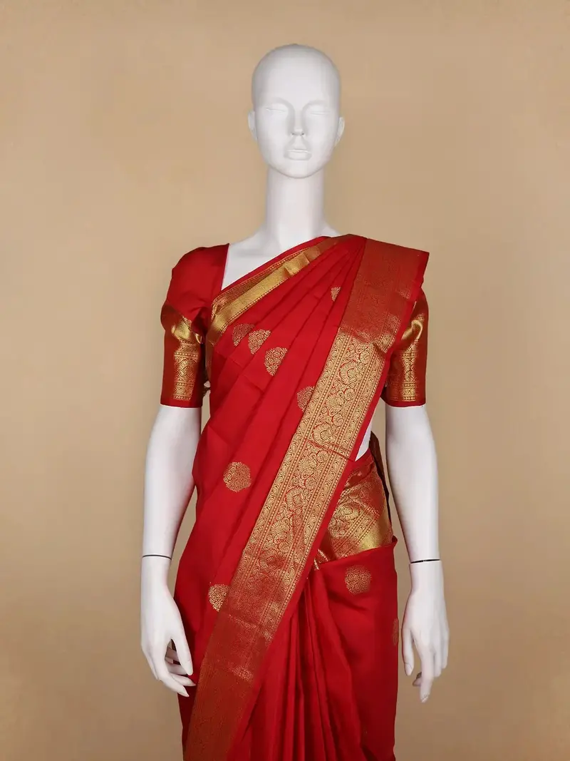 Red Floral Woven Pure Kanchipuram Silk Saree 2