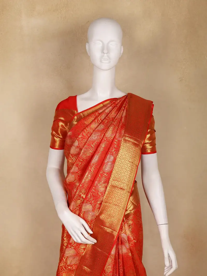 Red Floral Woven Pure Kanchipuram Silk Saree With Zari Border 2