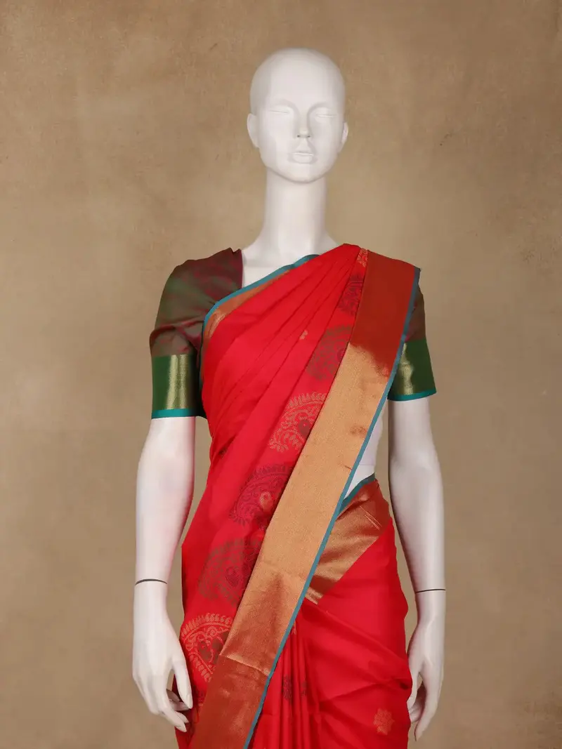 Red Paisley Designed Soft Silk Saree With Contrast Dark Green Blouse 2