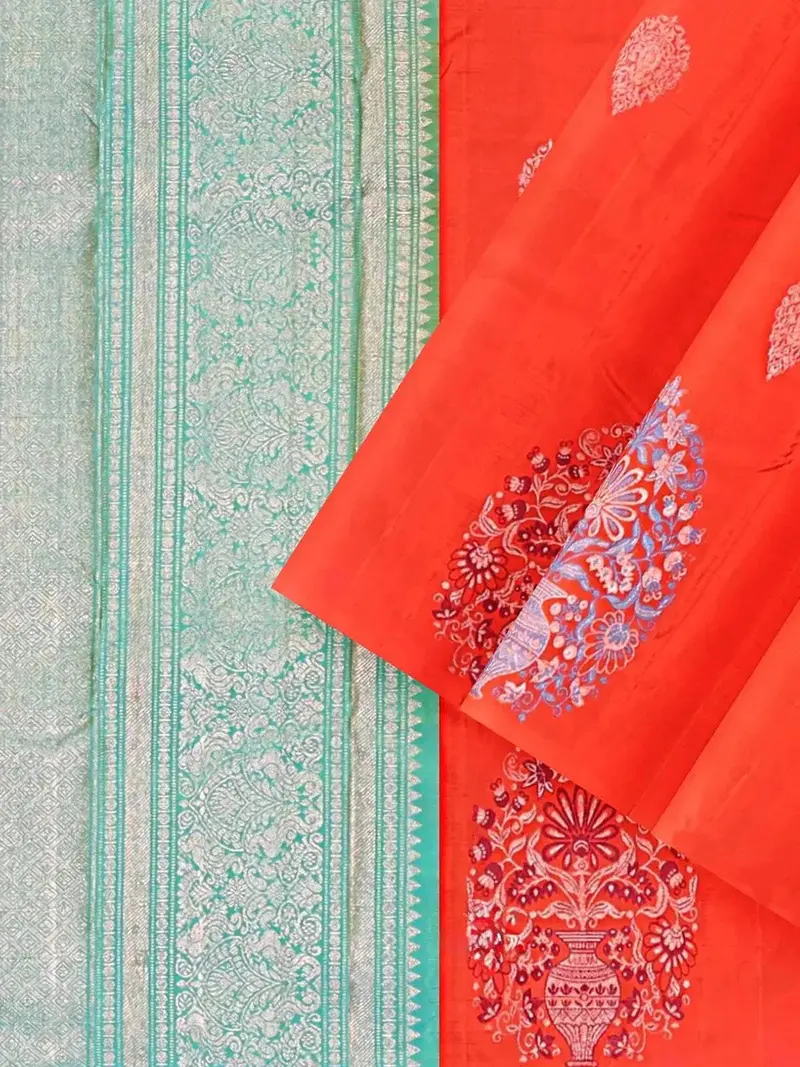Red Pure Kanchipuram Bridal Silk Saree With Floral Motif On The Body Without Border 2