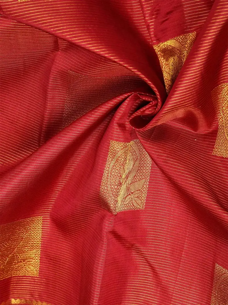 Red Pure Kanchipuram Bridal Silk Saree With Stripes And Rectangle Design On The Body With Zari Border 2
