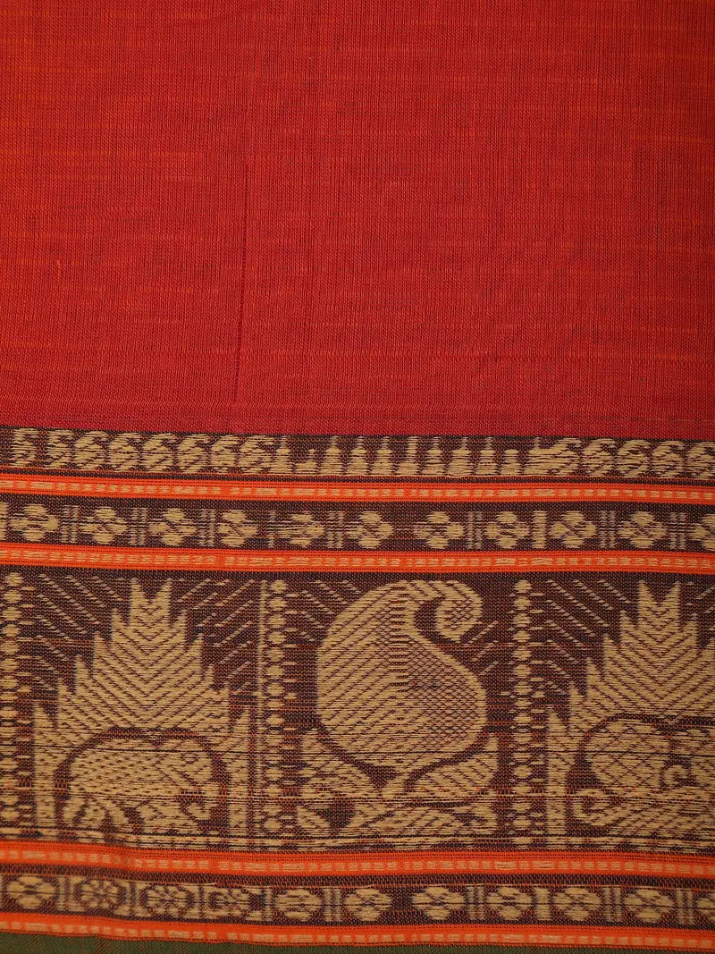 Red Solid Design Cotton Saree With Traditional Woven Contrast Border 2