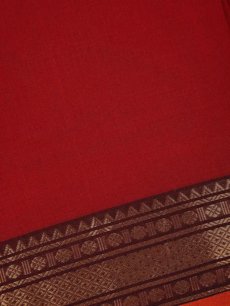 Red Solid Design Cotton Saree With Zari Woven Border 2