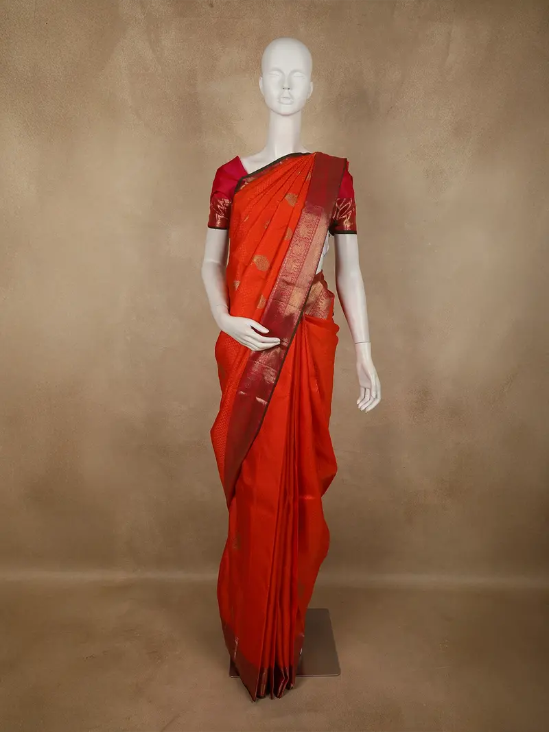 Rich  Orange  Paisley Butta Woven Design Pure Kanchipuram Silk Saree With Contrast Border 1