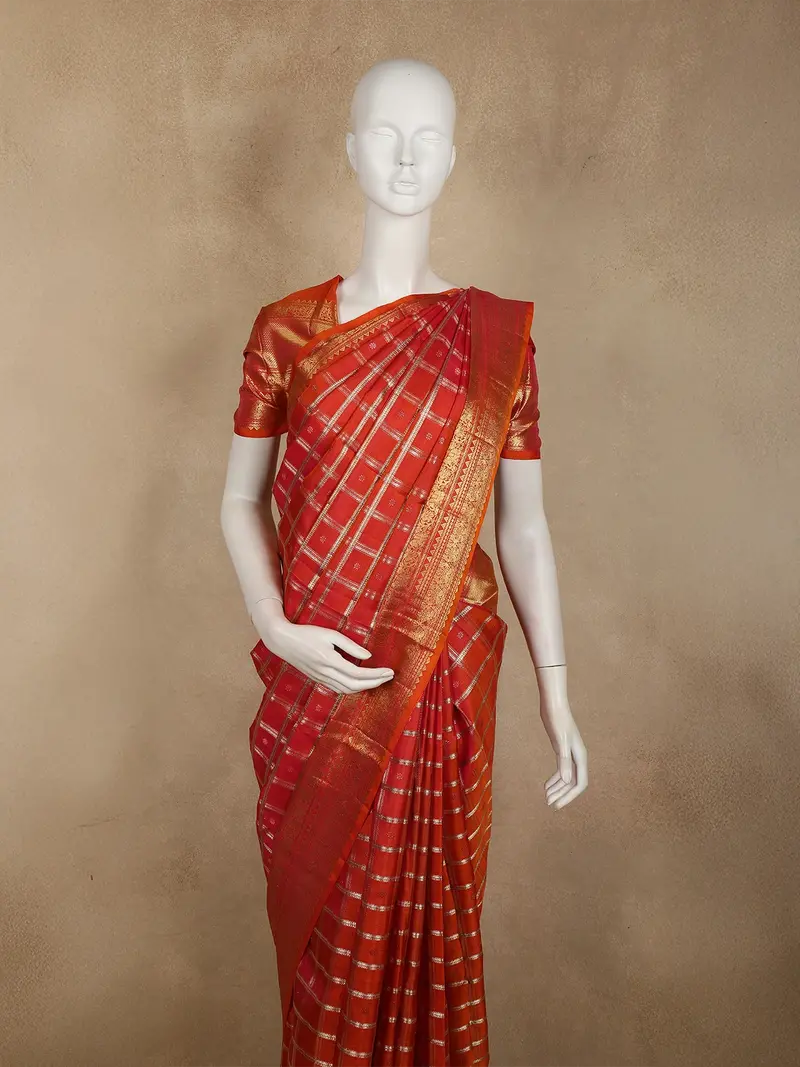 Rich Vermilion Red Checked Zari Woven Design Pure Kanchipuram Silk Saree With Zari Border 2