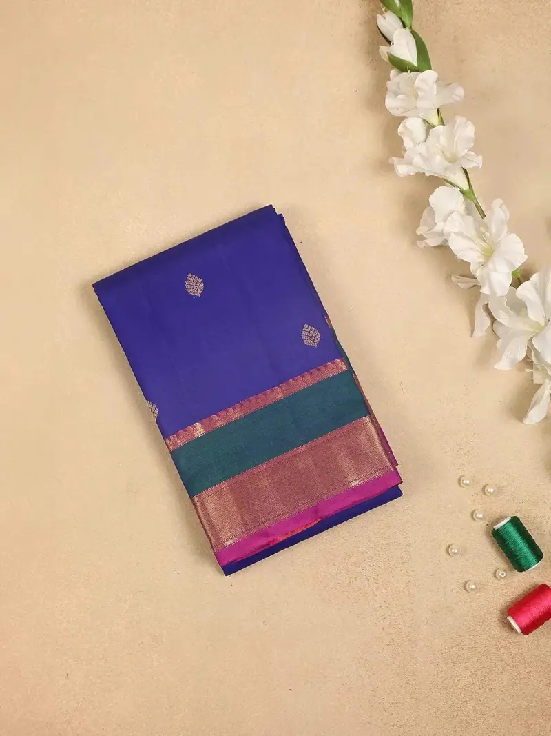 Royal Blue Pure Kanchipuram Bridal Silk Saree With Leaf Motif On The Body With Zari Border 1