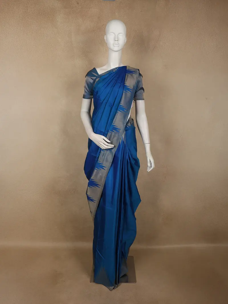 Royal Blue Solid Woven Design Pure Kanchipuram Silk Saree With Temple Border 1