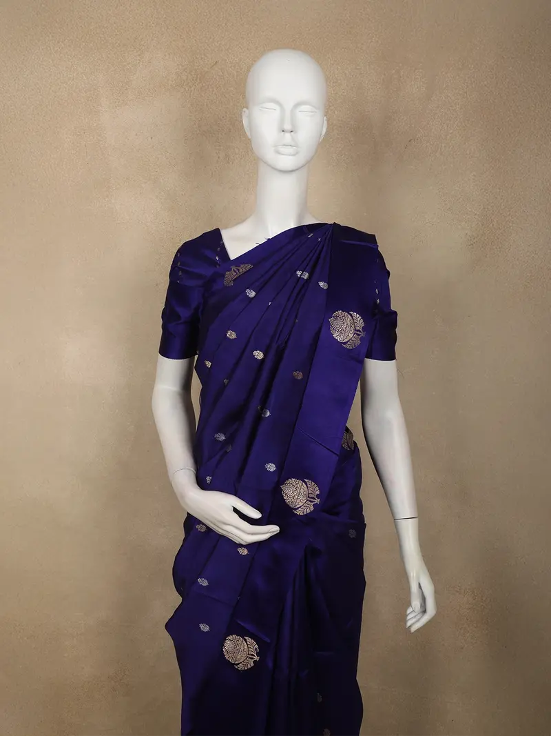 Royal Midnight Blue Butta Zari Woven Design Pure Banarasi Silk Saree With Mughal-Inspired Motif Border 2