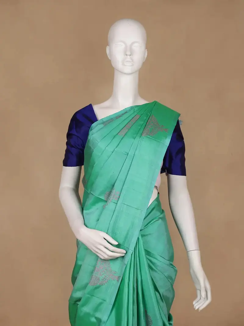 Sea Green Floral Woven Pure Kanchipuram Silk Saree 2