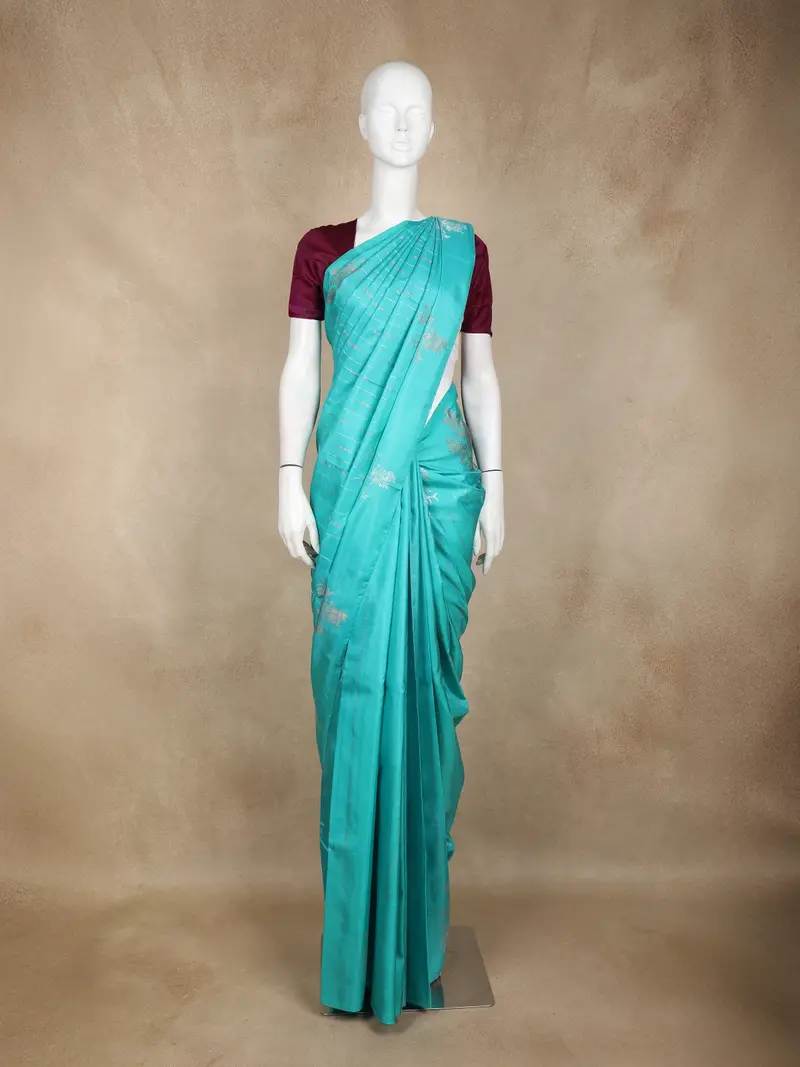 Sea Green Stripes Butta Woven Pure Kanchipuram Silk Saree 1