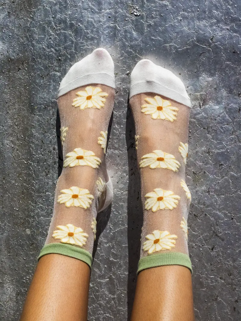 Sheer Yellow Daisies Cream Green 1