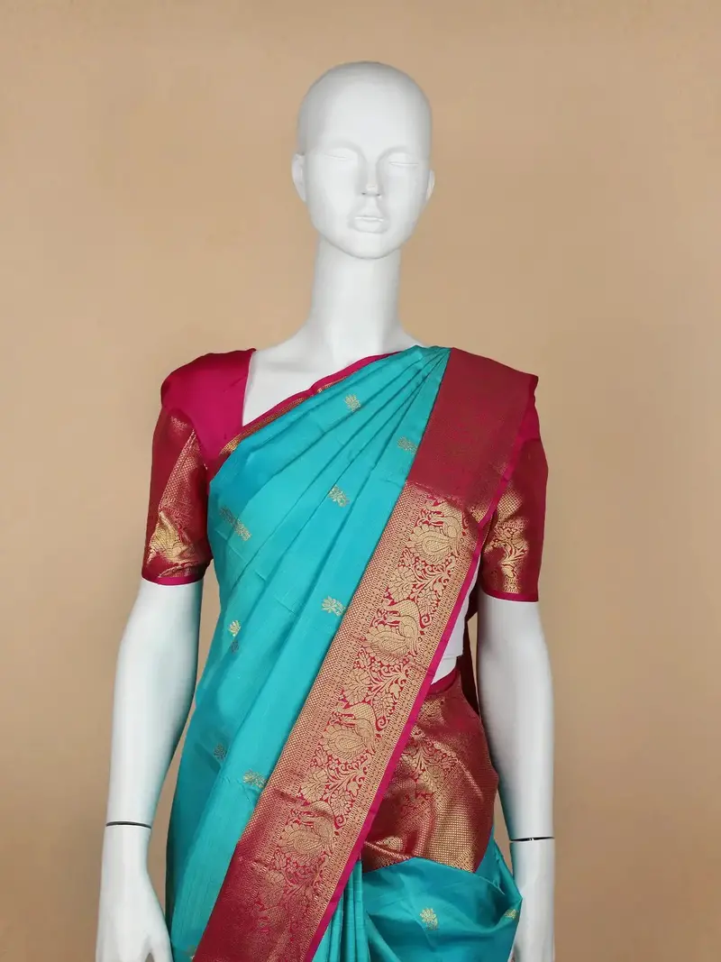 Sky Blue Floral Woven Pure Kanchipuram Silk Saree 2