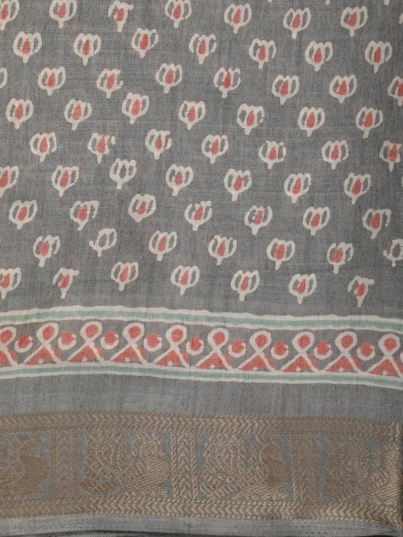 Soft Ash Grey Floral Butta Printed Design Crepe Silk Saree 2