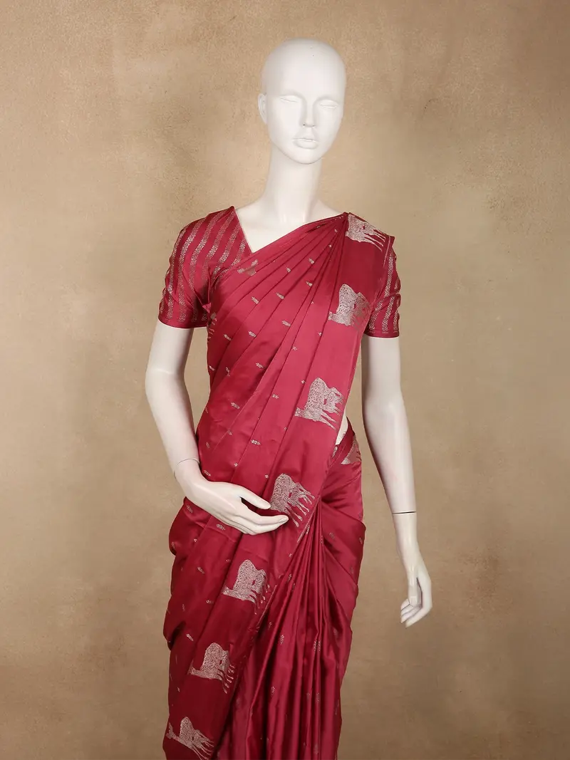 Soft Raspberry Rose Pink Floral Butta Zari Woven Design Semi Banarasi Saree With Animal Motif Border 2