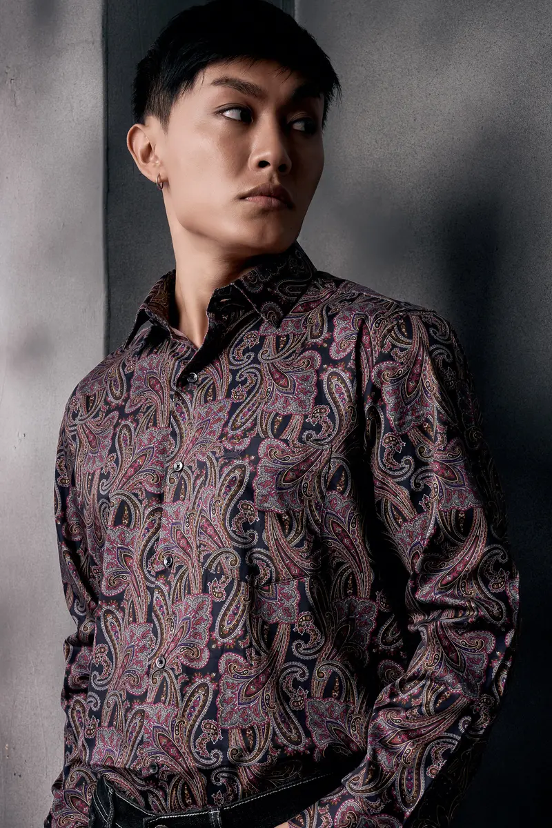Thulian Pink And Jade Black Paisley Printed Subtle Sheen Super Soft Premium Cotton Shirt 4