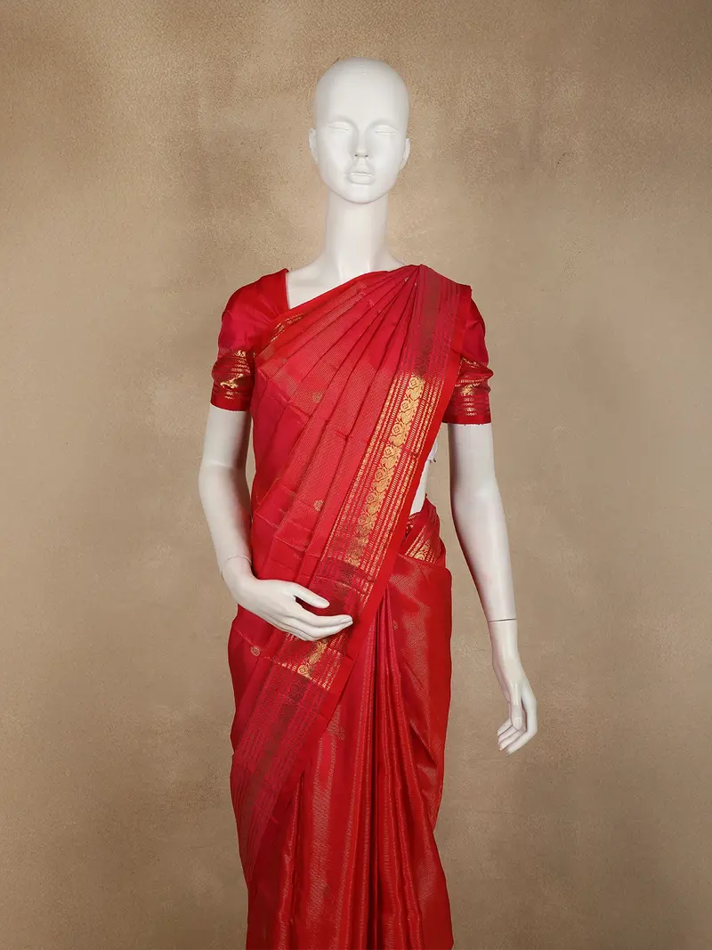 Vermilion Red Floral Butta Woven Design Pure Kanchipuram Silk Saree With Peacock Zari Border 2