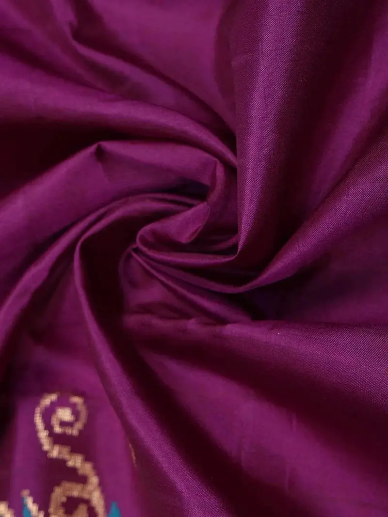 Violet Soft Silk Saree With Plain Body Design With Flower Designed Contrast Border 2