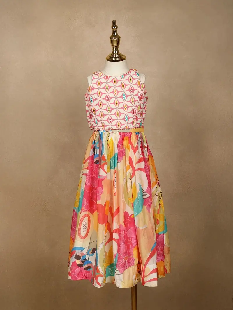White Floral Designed Semi Silk Lehenga 3