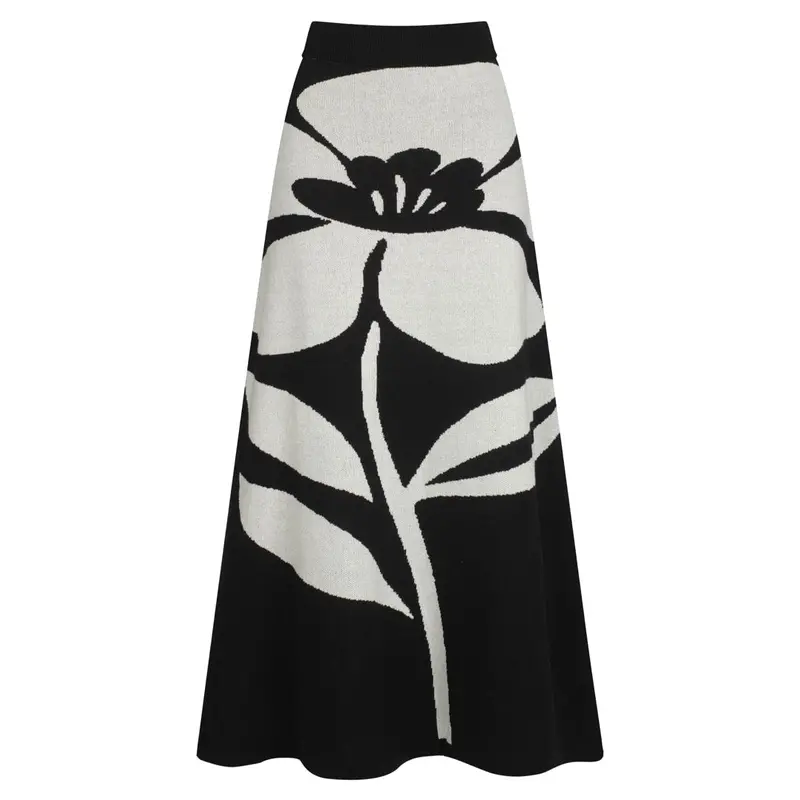 Women's Black Retro Floral Printed Skirt 1