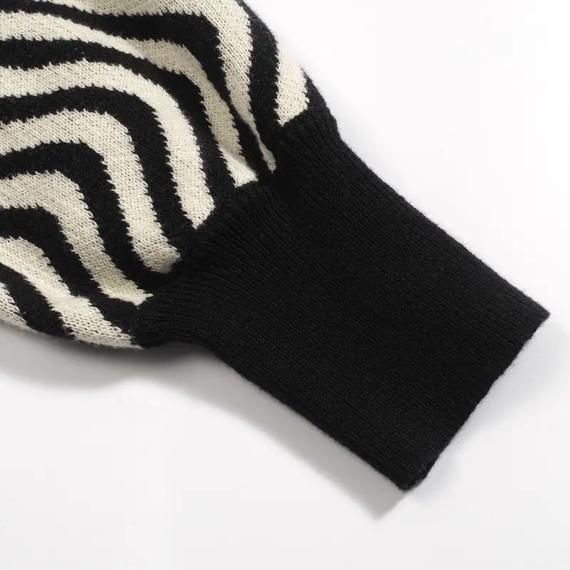 Women's Black Sunflower Jacquard Puffed Sleeve Knitwear 5
