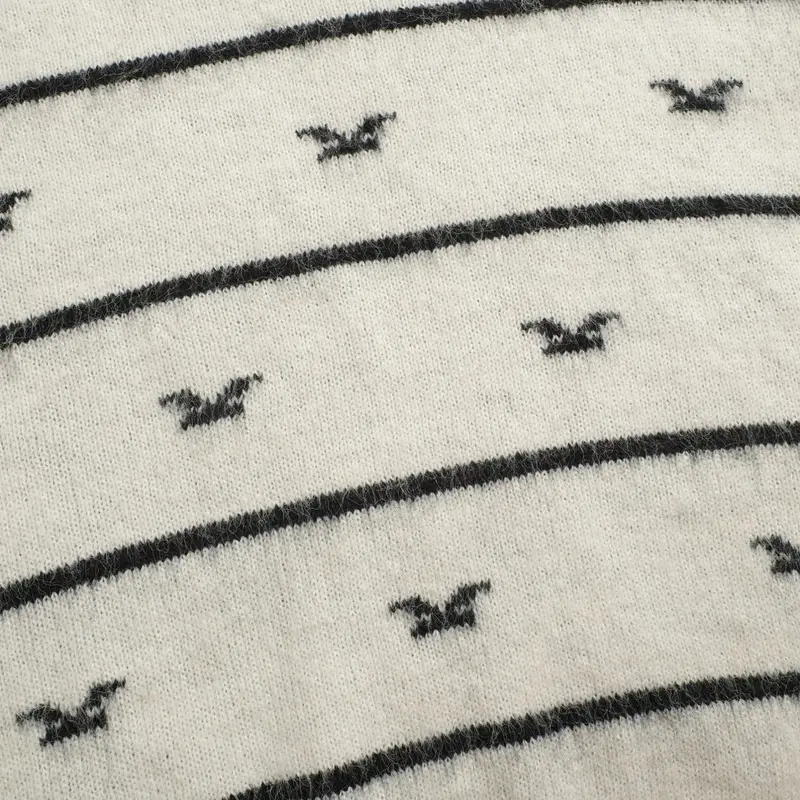 Women's Retro Striped Seagull Knitwear - Cropped Length 2